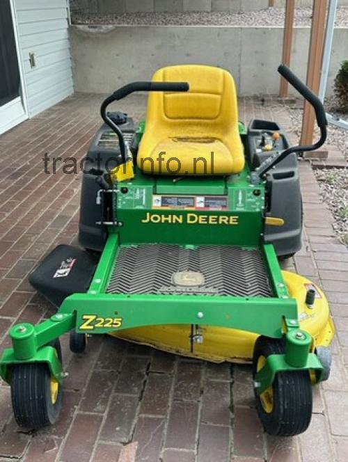 John Deere Z225 beoordelingen en specificaties